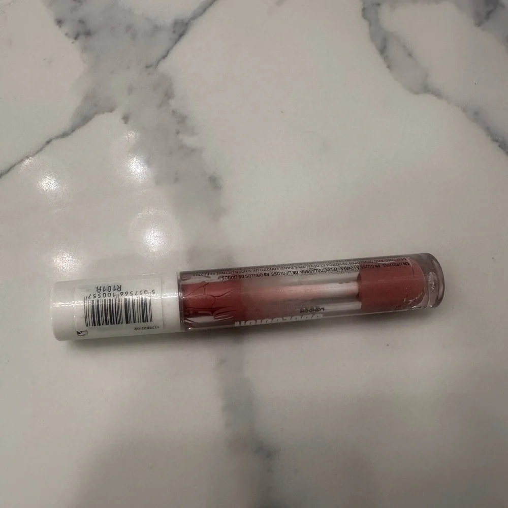 Makeup Obsession London Matte Lip Gloss in Hooked 0.17 fl oz New